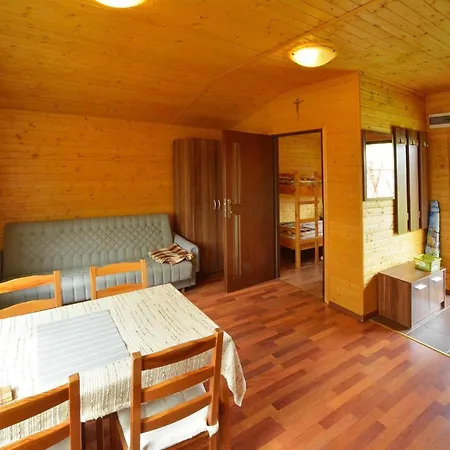 Holiday home Home, Rusinowo